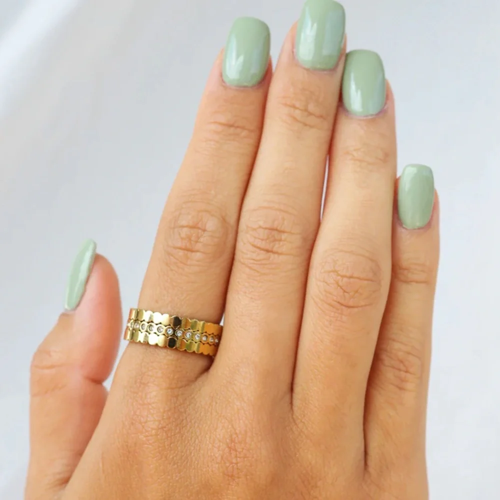 Waterproof gold plated ring set - Picture 1 of 5